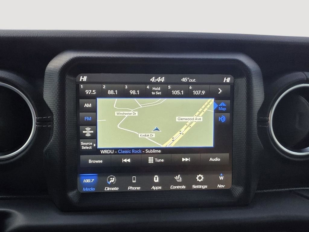 Used 2020 Jeep Gladiator Overland image 17