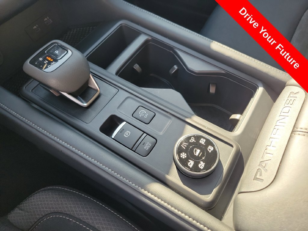 Used 2025 Nissan Pathfinder S AWD/4WD image 15