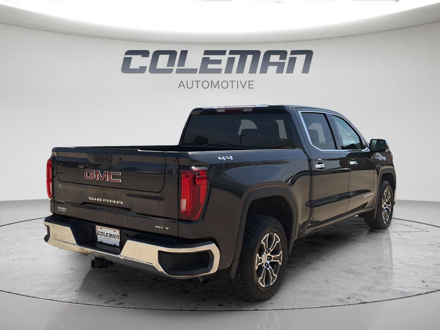 Used 2025 GMC Sierra 1500 SLT AWD/4WD image 9