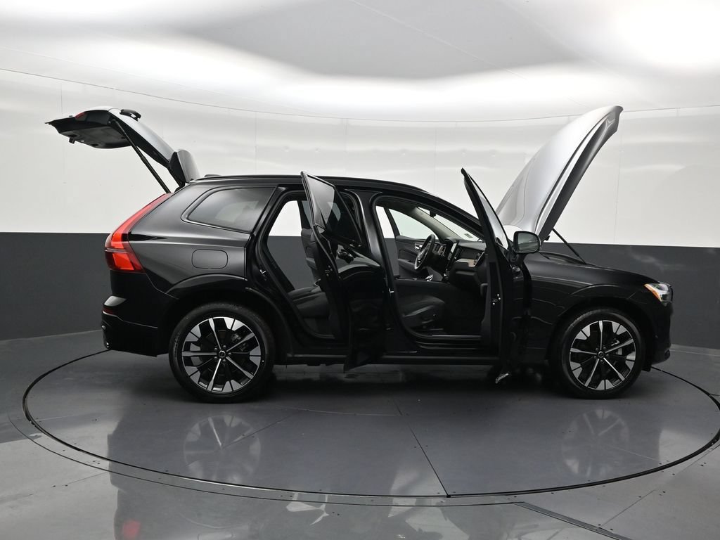 New 2026 Volvo XC60 B5 Plus AWD/4WD image 31