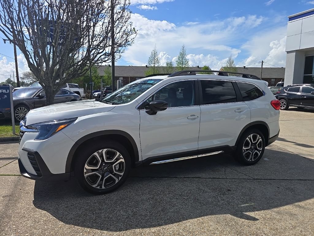 Certified 2025 Subaru Ascent Limited w/ Popular Package #2 image 10