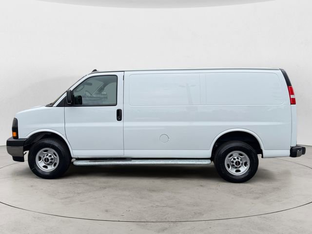 Used 2024 GMC Savana 2500 w/ Driver Convenience Package RWD image 2