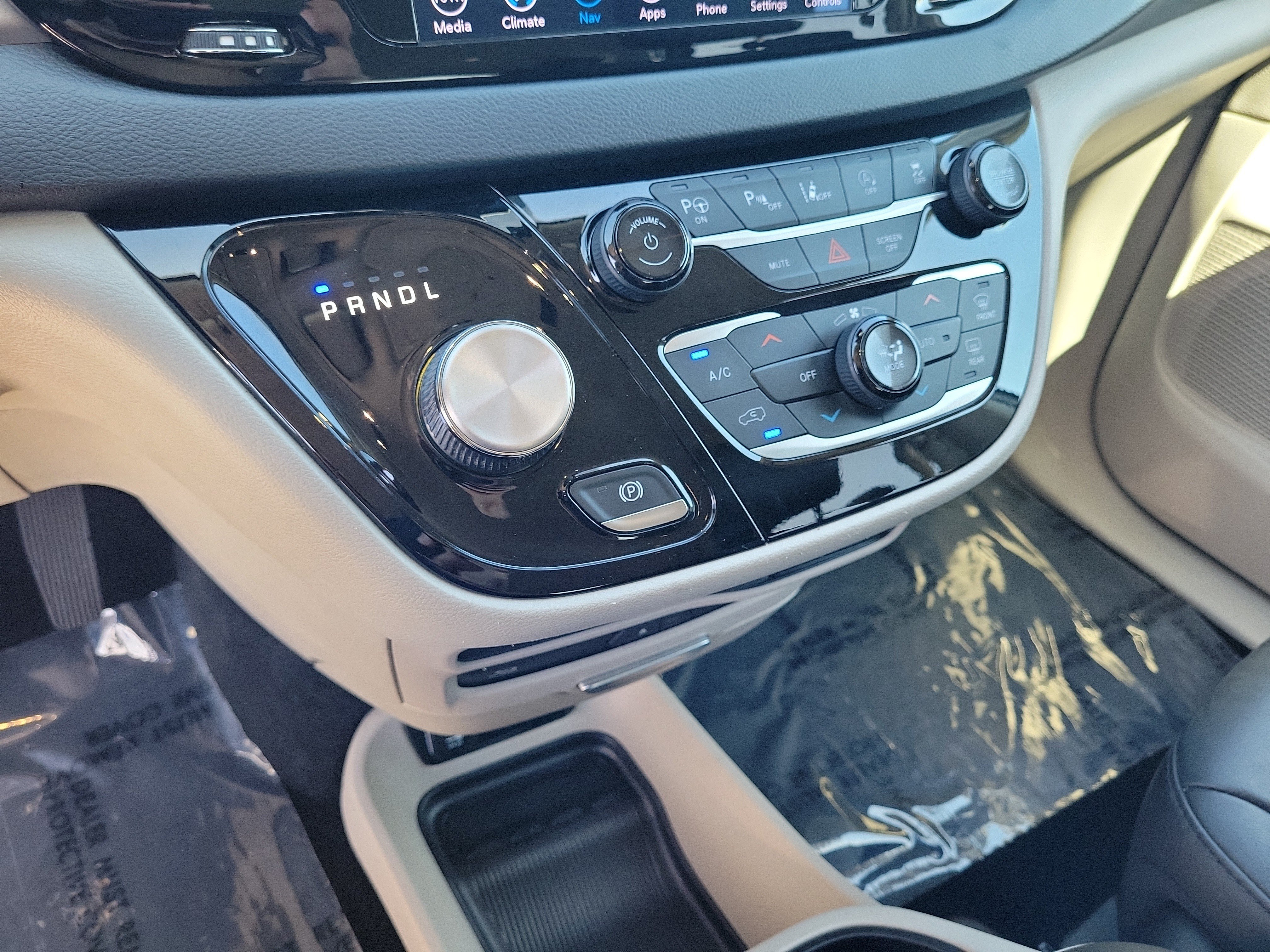 Used 2020 Chrysler Pacifica Touring-L Plus w/ Advanced Safetytec Group FWD image 27