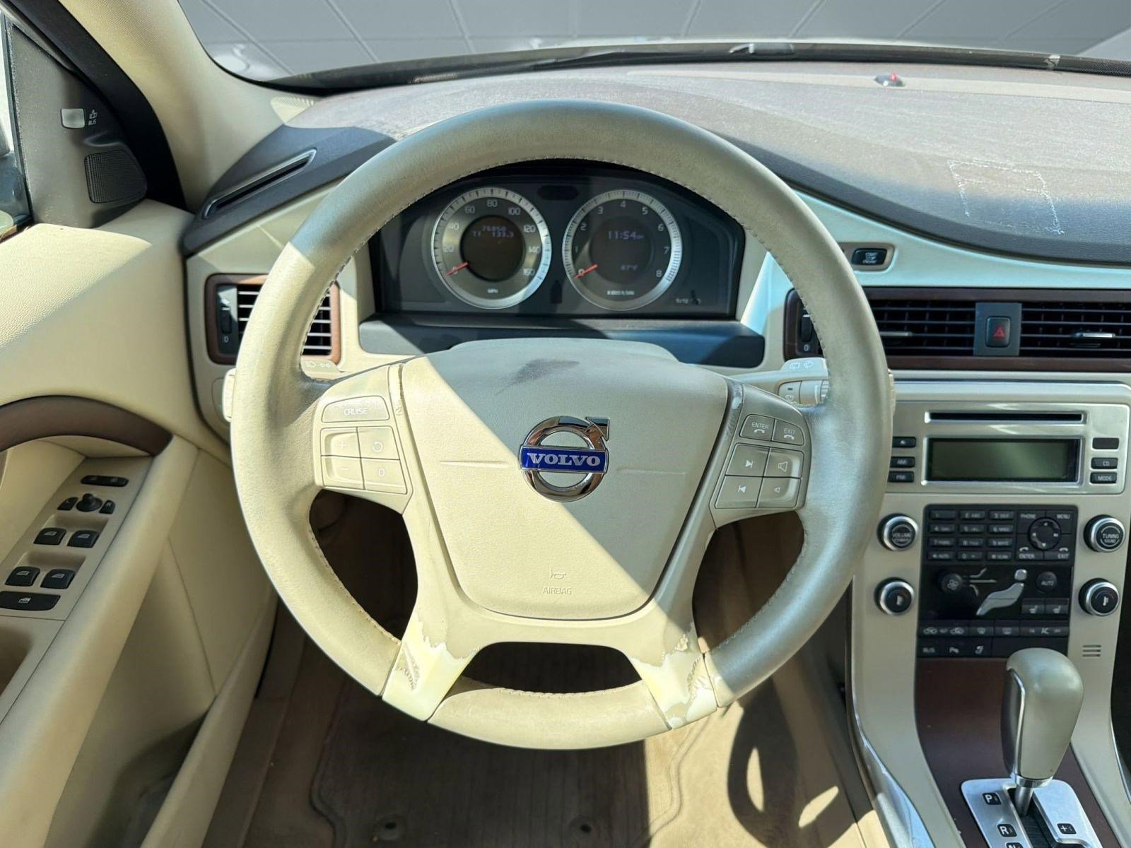 Used 2011 Volvo XC70 3.2 image 23