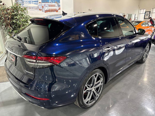 Used 2021 Maserati Levante GranLusso image 32
