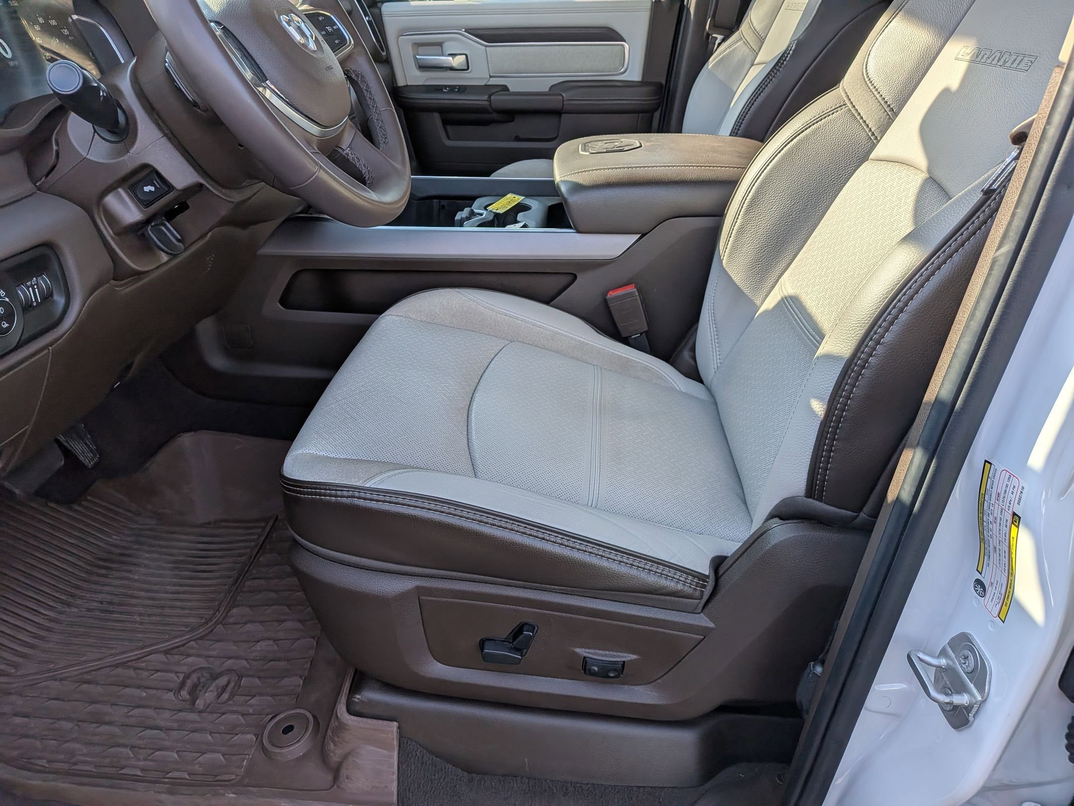 Used 2025 RAM 2500 Laramie image 12