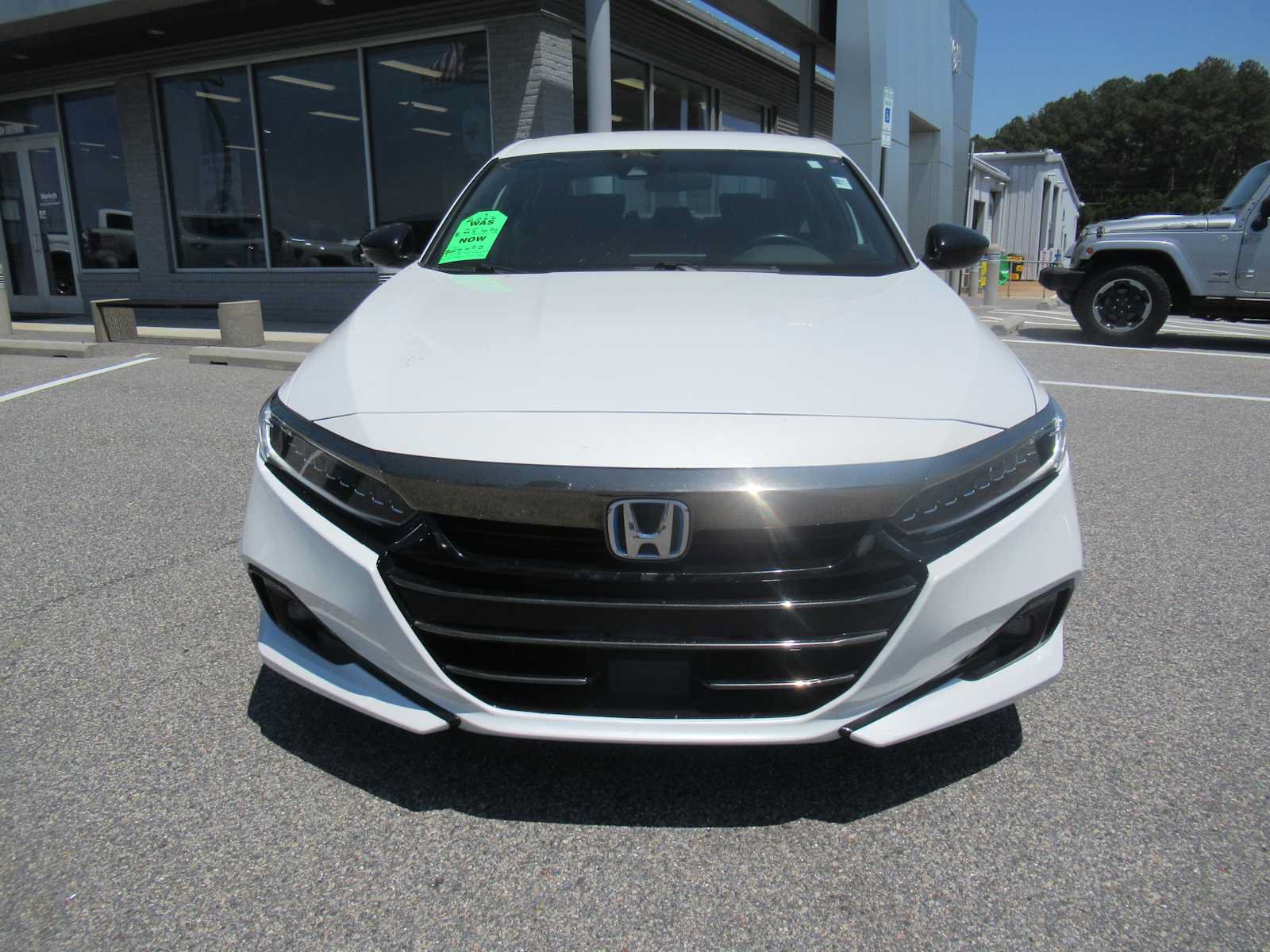 Used 2022 Honda Accord Sport image 2