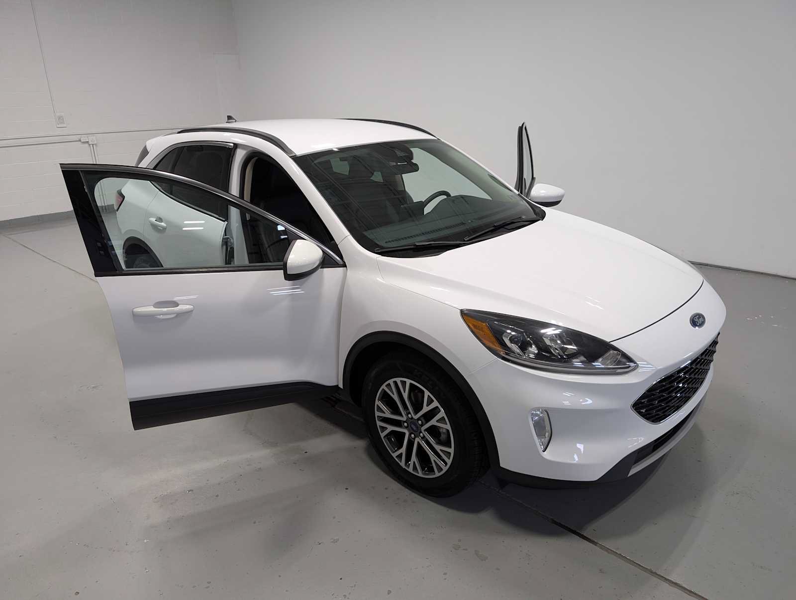 Used 2020 Ford Escape SEL AWD/4WD image 16