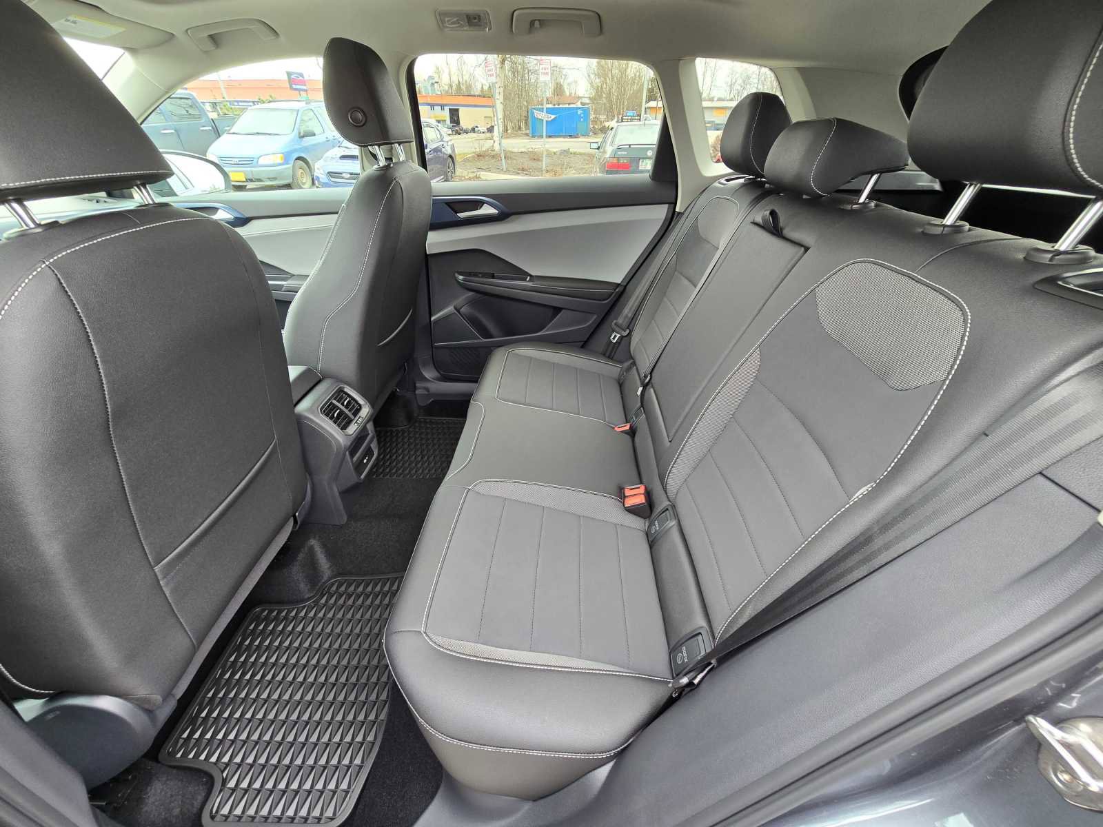 New 2024 Volkswagen Taos SE image 17