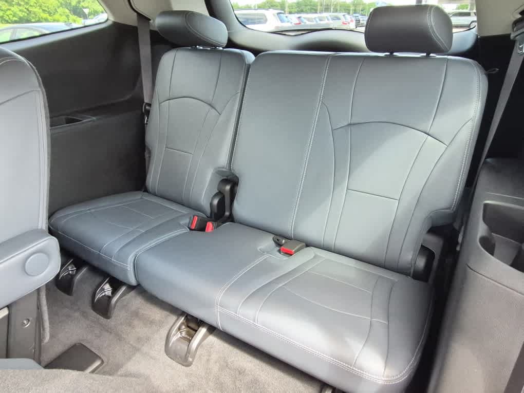 Used 2018 Buick Enclave Essence FWD image 9