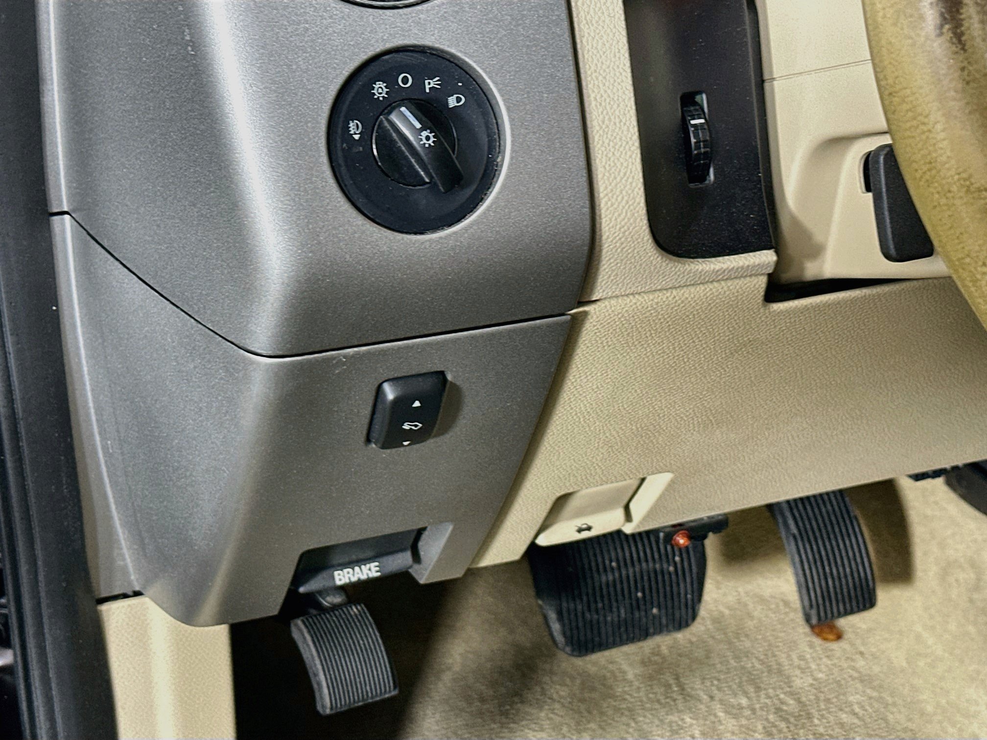 Used 2013 Ford Expedition XLT RWD image 16