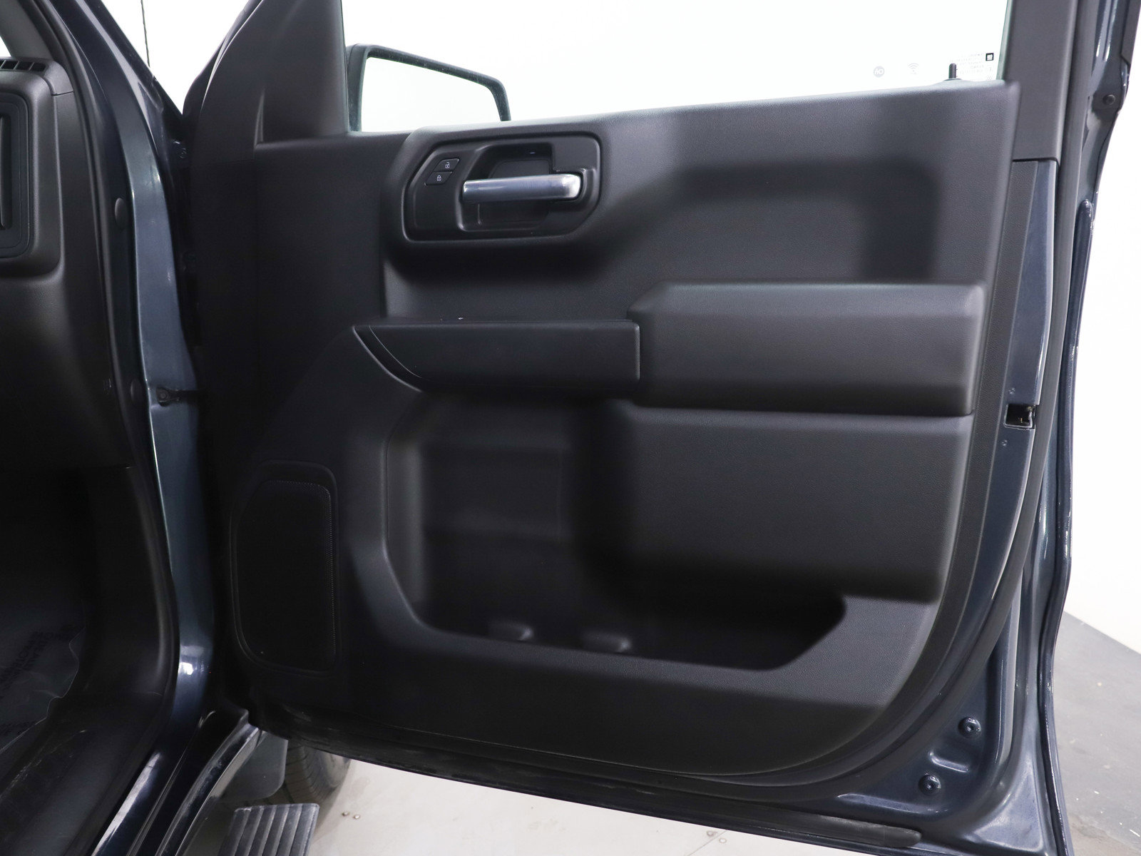 Used 2021 Chevrolet Silverado 1500 Custom image 9