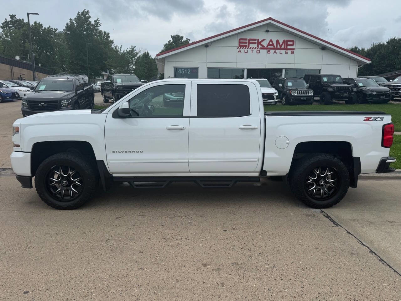 Used 2018 Chevrolet Silverado 1500 LT w/ All Star Edition image 2