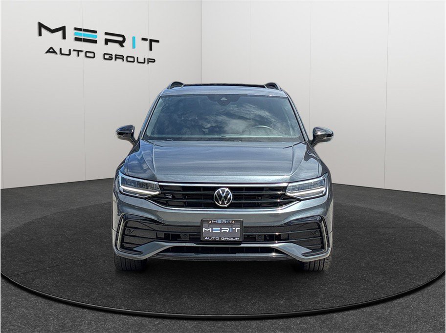 Used 2023 Volkswagen Tiguan SE R-Line FWD image 3