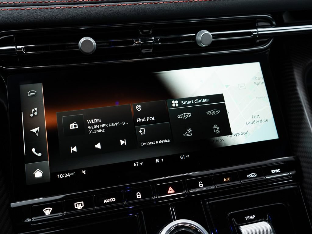 Used 2025 Aston Martin DB12 Coupe RWD image 32
