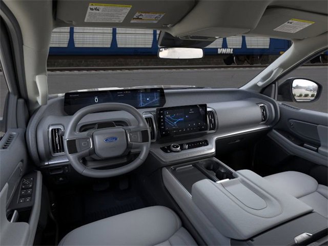 New 2026 Ford Expedition Active image 9