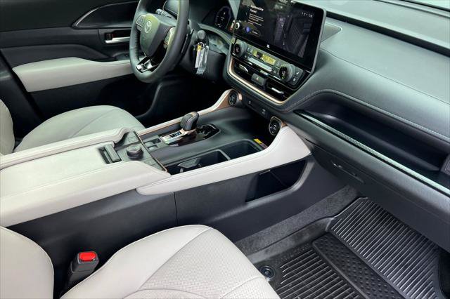 Certified 2026 Toyota Grand Highlander AWD Hybrid image 18