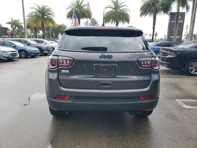 Used 2022 Jeep Compass Latitude image 6