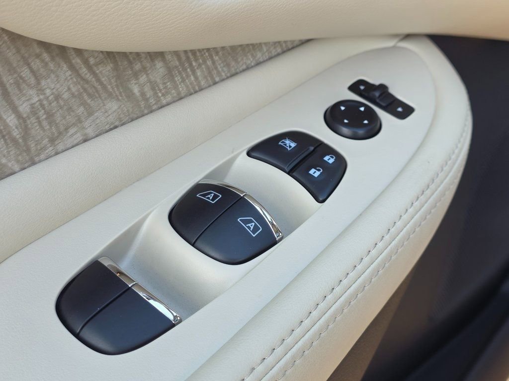 Used 2024 Nissan Murano SL image 18