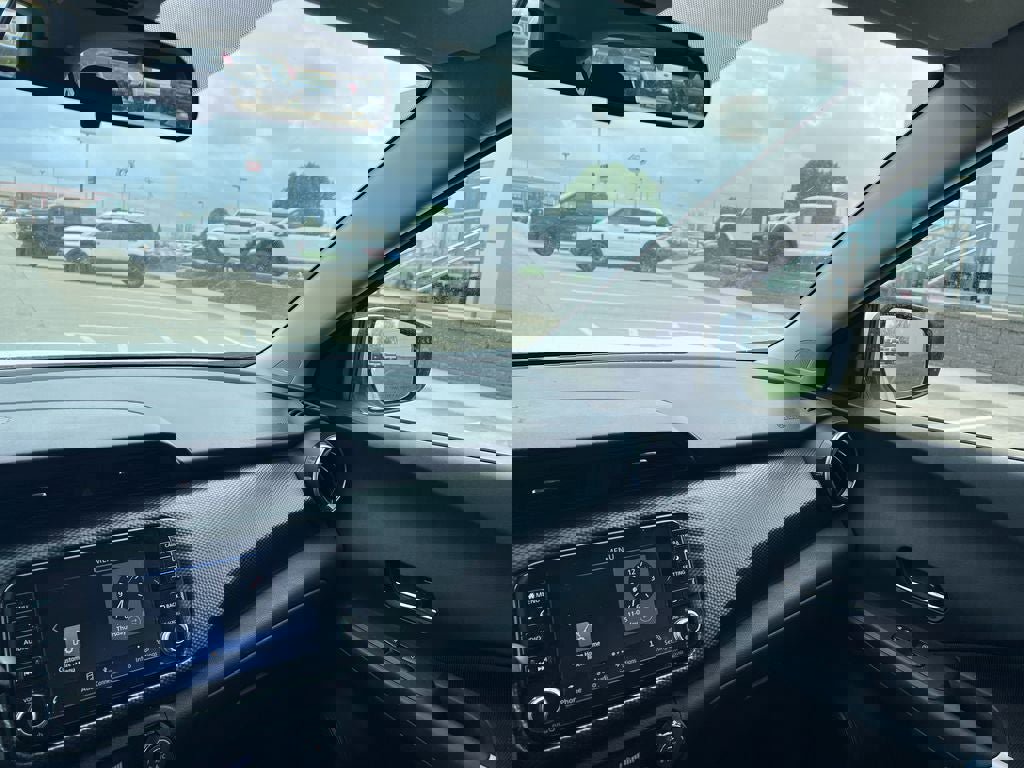 Used 2021 Nissan Kicks SV FWD image 18