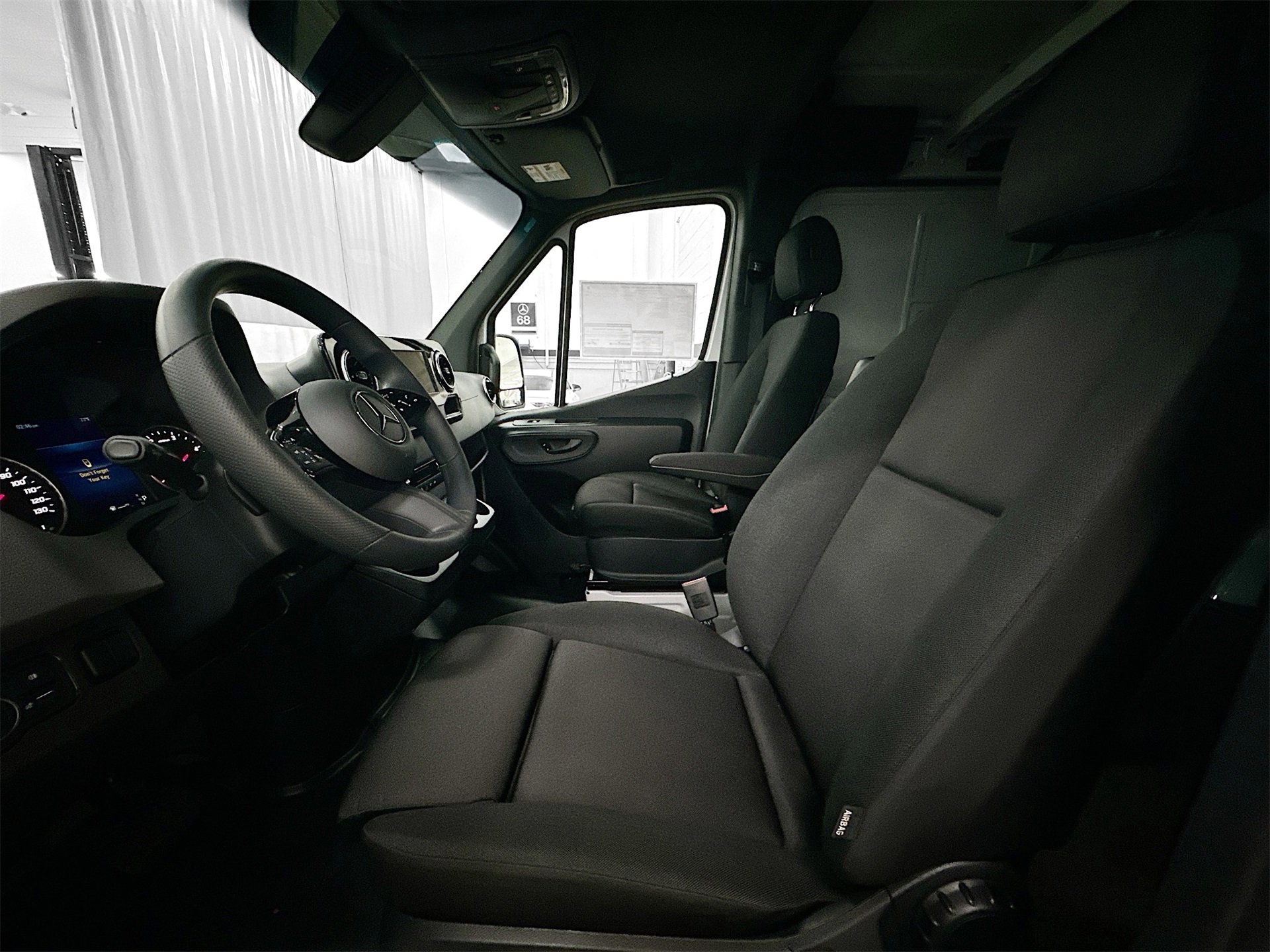 Used 2025 Mercedes-Benz Sprinter 2500 image 21