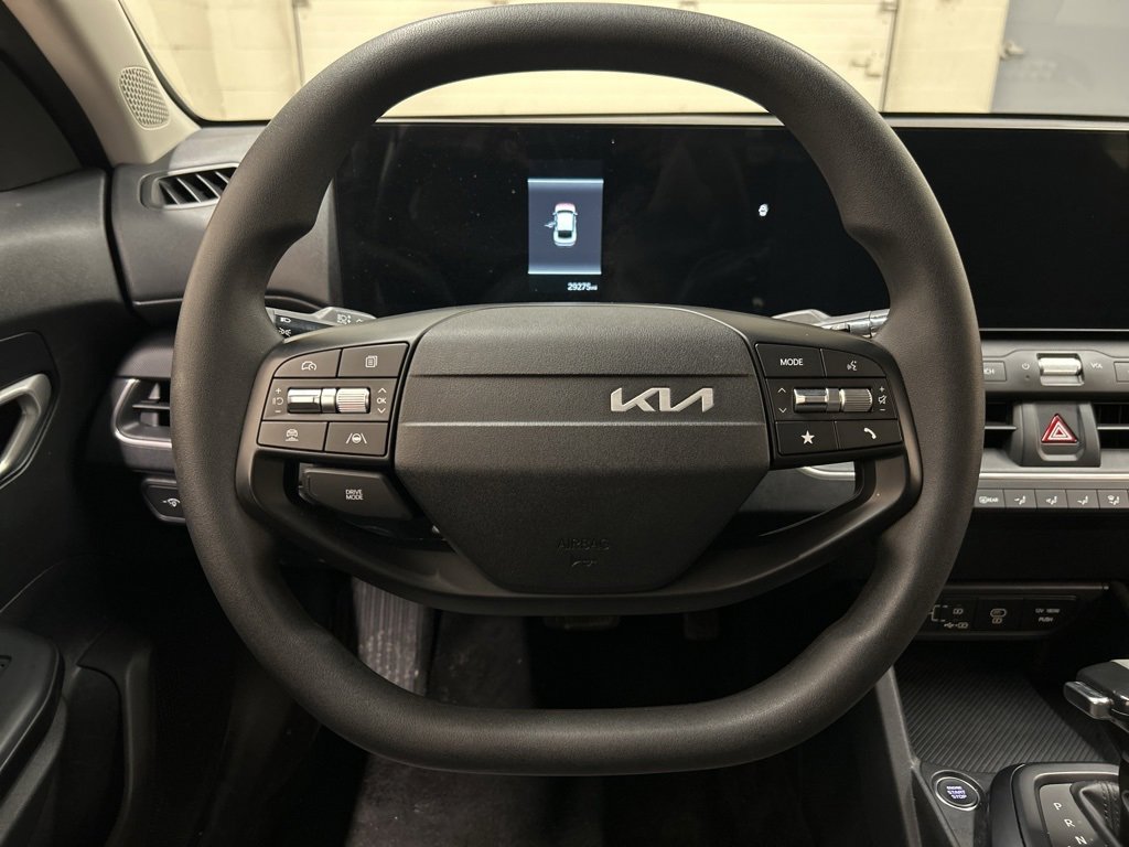 Used 2025 Kia K4 LXS image 16