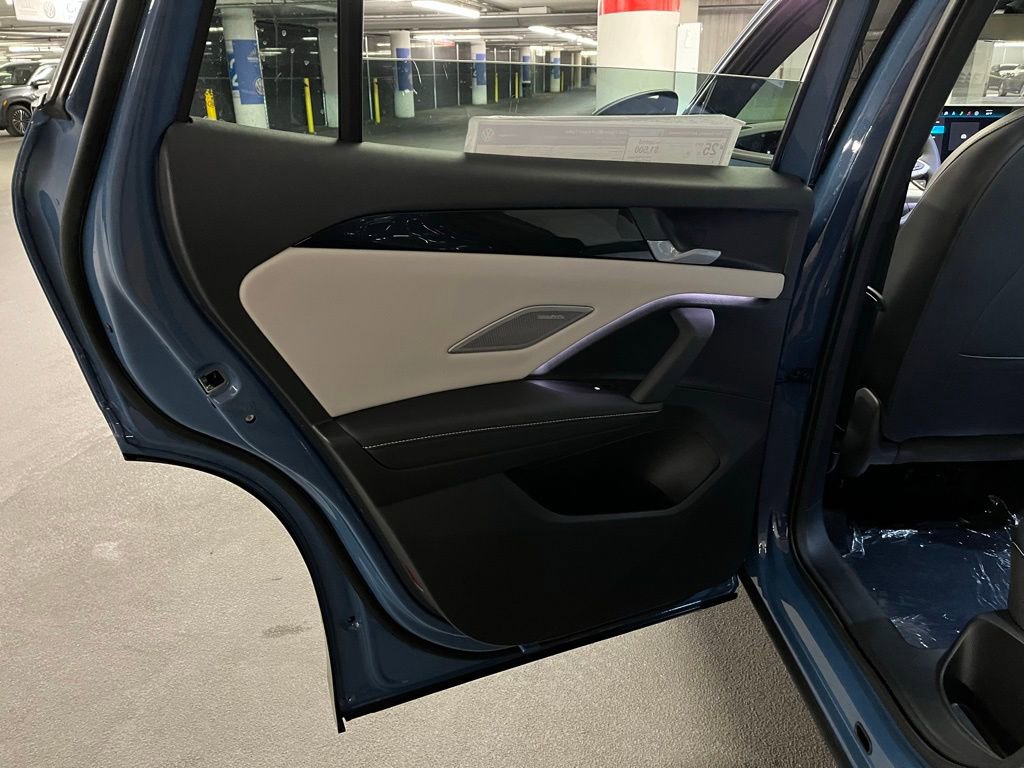 New 2026 Volkswagen Tiguan SEL R-Line image 21