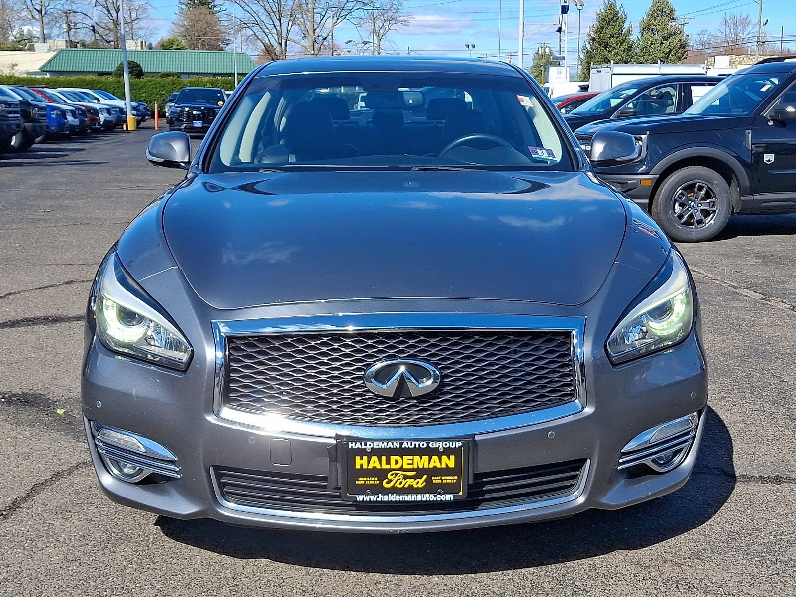 Used 2017 INFINITI Q70 L 3.7 image 2