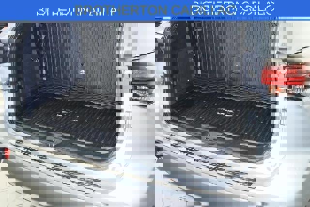 Used 2024 Toyota Highlander Platinum image 25