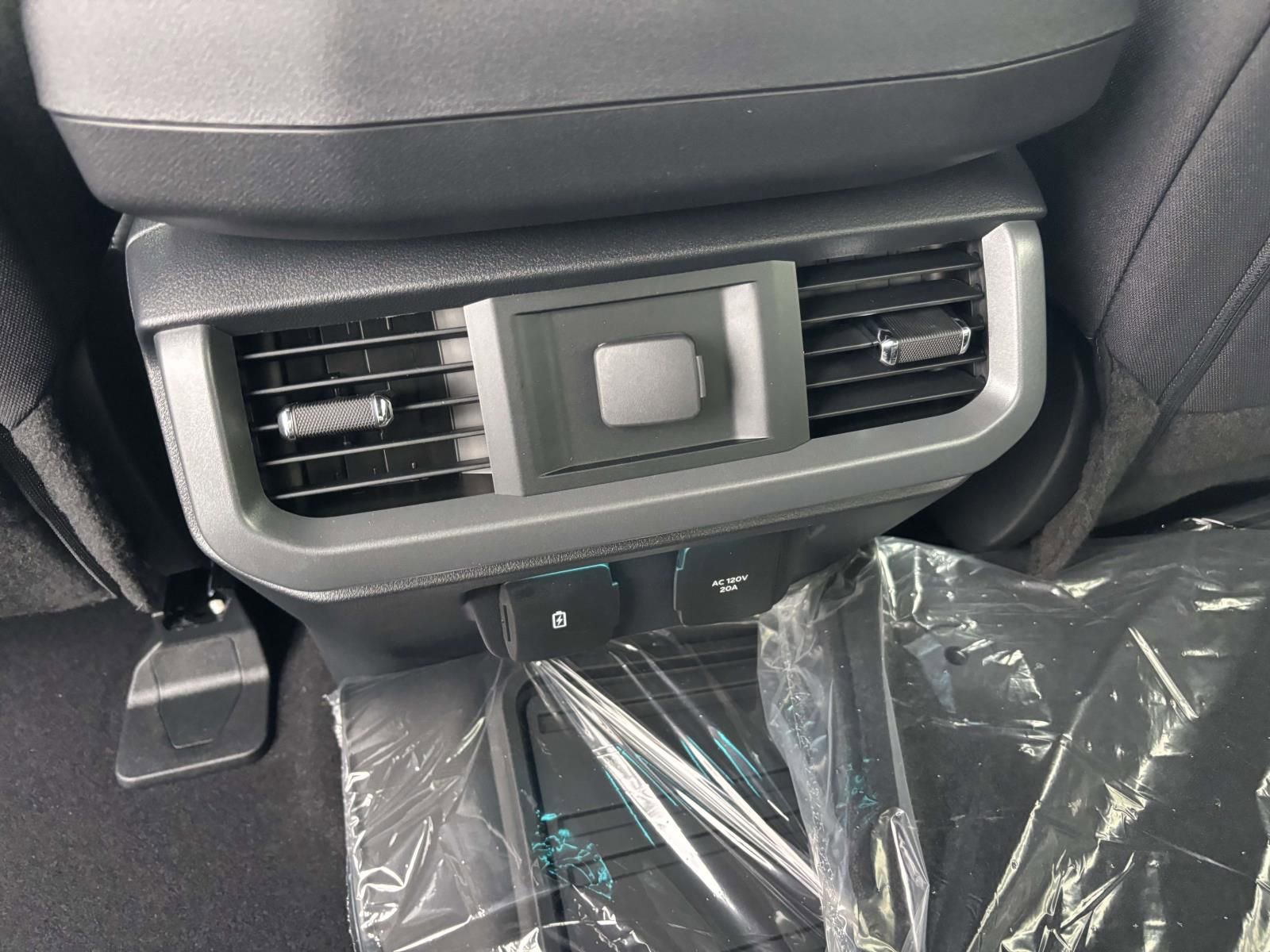 New 2025 Ford F150 XLT w/ Equipment Group 302A MID image 32