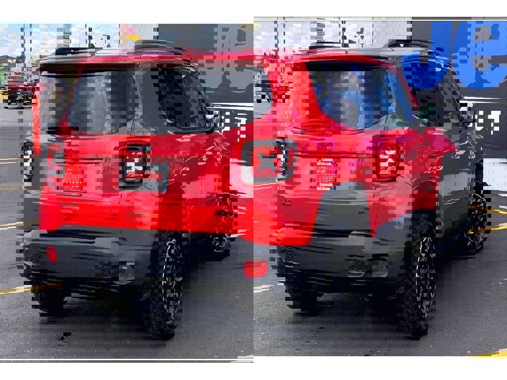 Used 2023 Jeep Renegade Latitude image 14