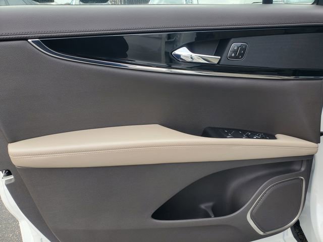 Used 2023 Lincoln Nautilus Reserve image 9