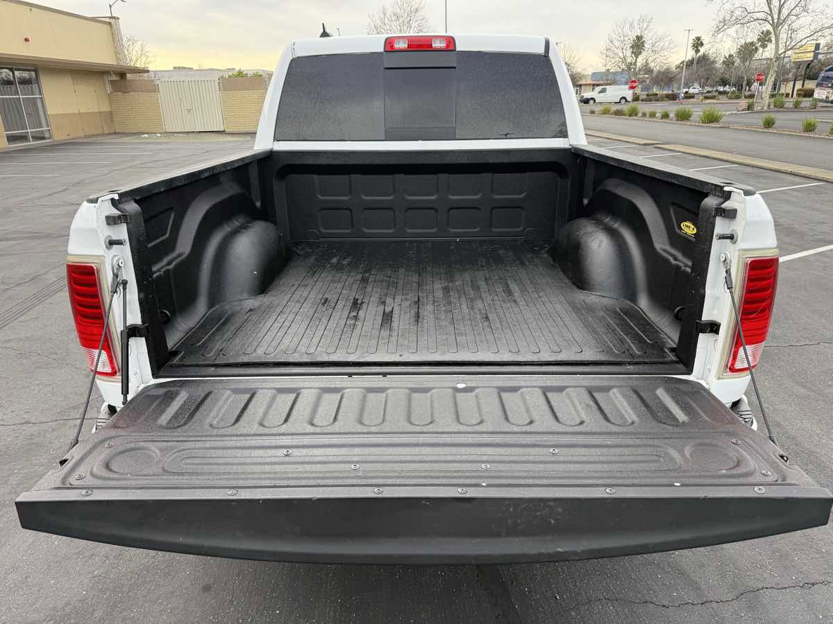 Used 2017 RAM 1500 Laramie w/ Convenience Group AWD/4WD image 10