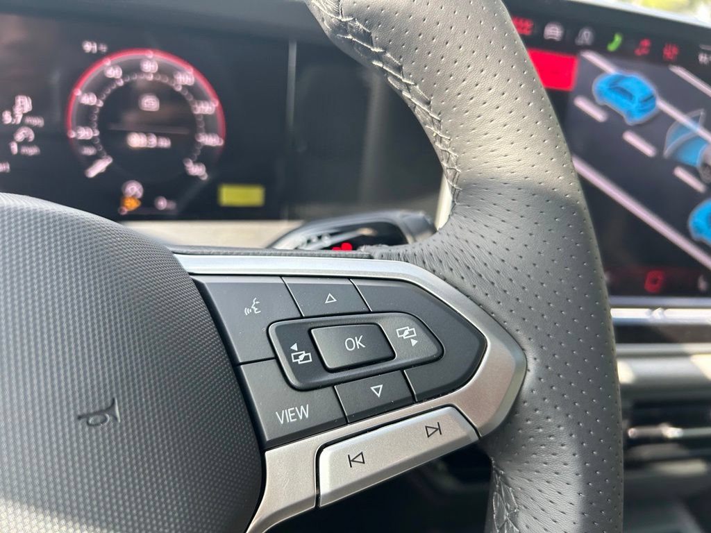 New 2026 Volkswagen Tiguan SE R-Line FWD image 21