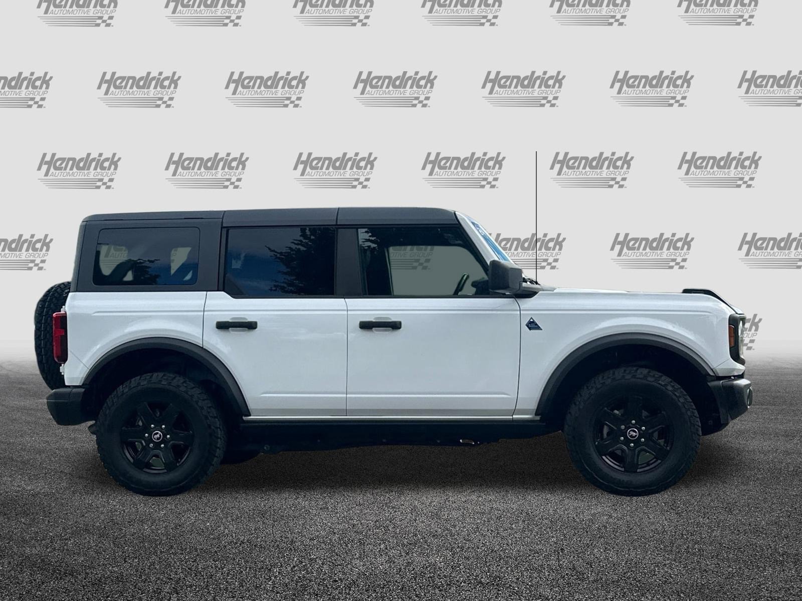 Used 2024 Ford Bronco Black Diamond AWD/4WD image 3