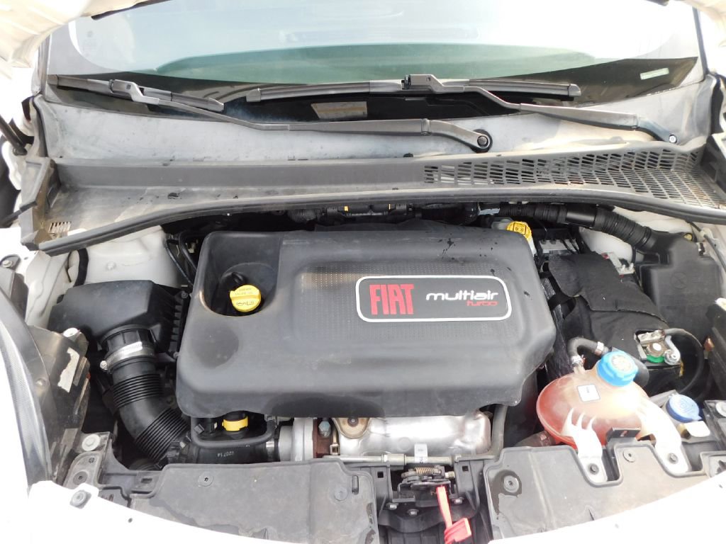 Used 2014 FIAT 500L Lounge FWD image 11