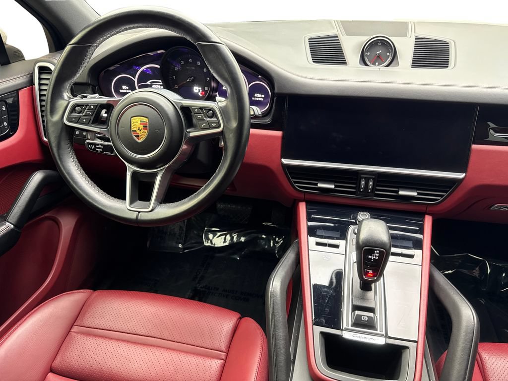Used 2022 Porsche Cayenne w/ Premium Package AWD/4WD image 53