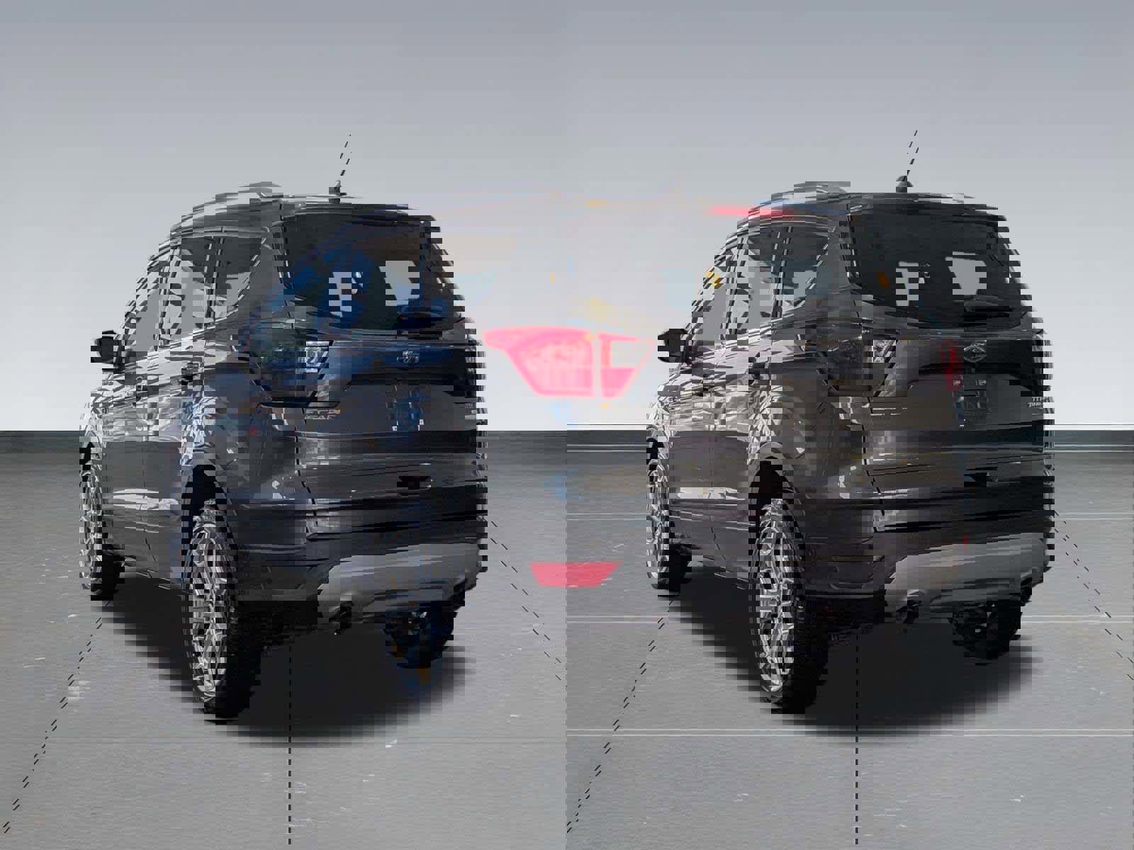 Used 2019 Ford Escape Titanium image 4