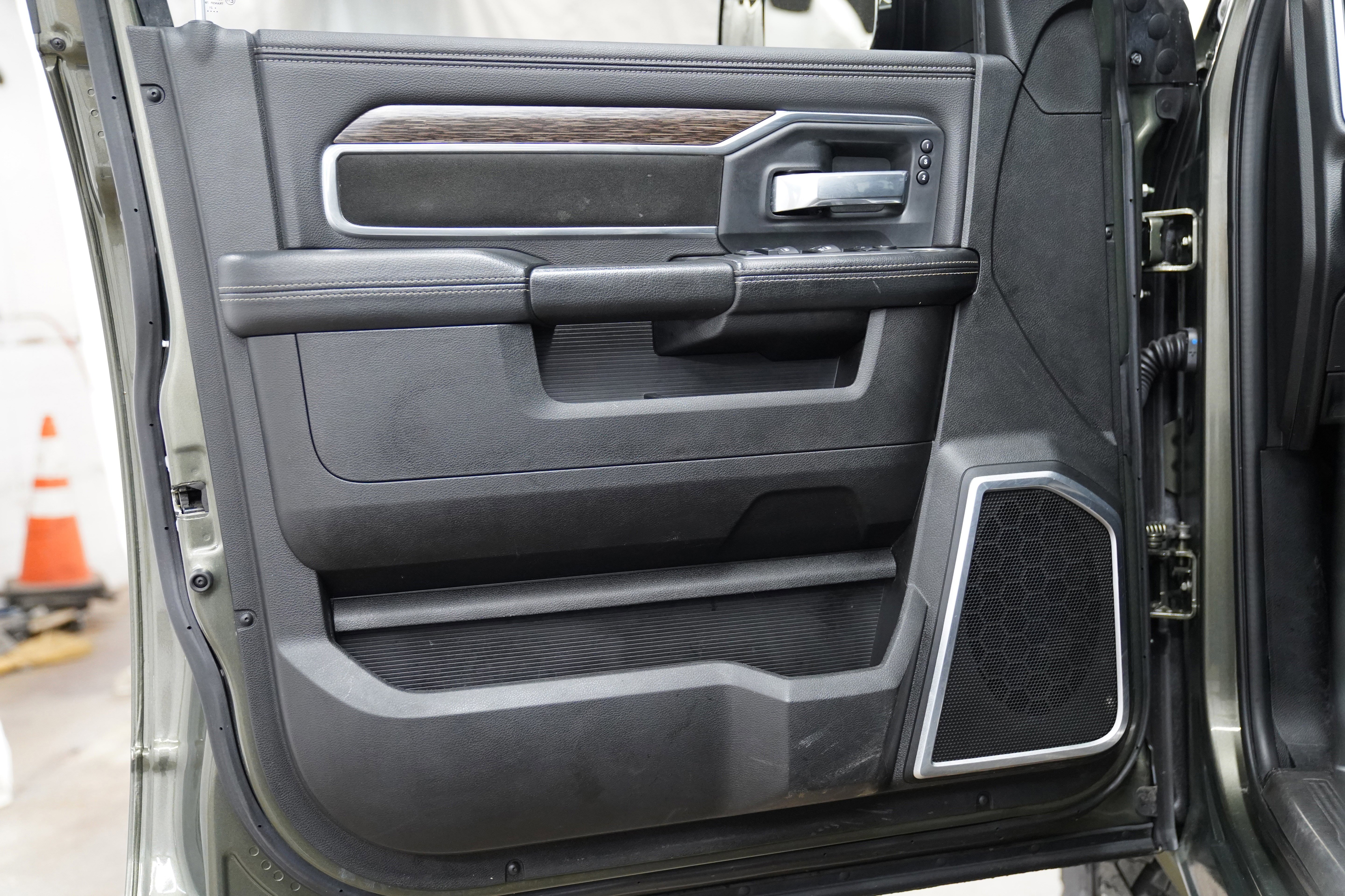 Used 2021 RAM 2500 Laramie AWD/4WD image 17