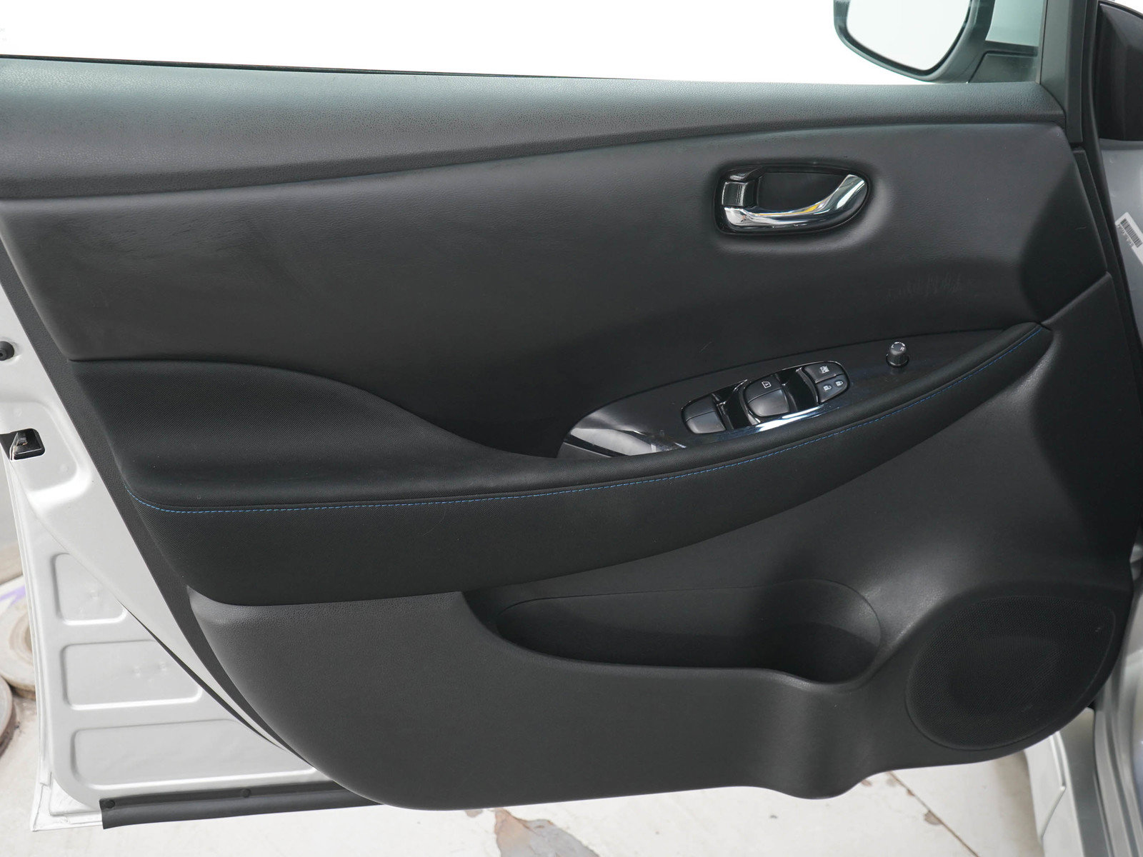 Used 2018 Nissan Leaf SV w/ SV Technology Package FWD image 19