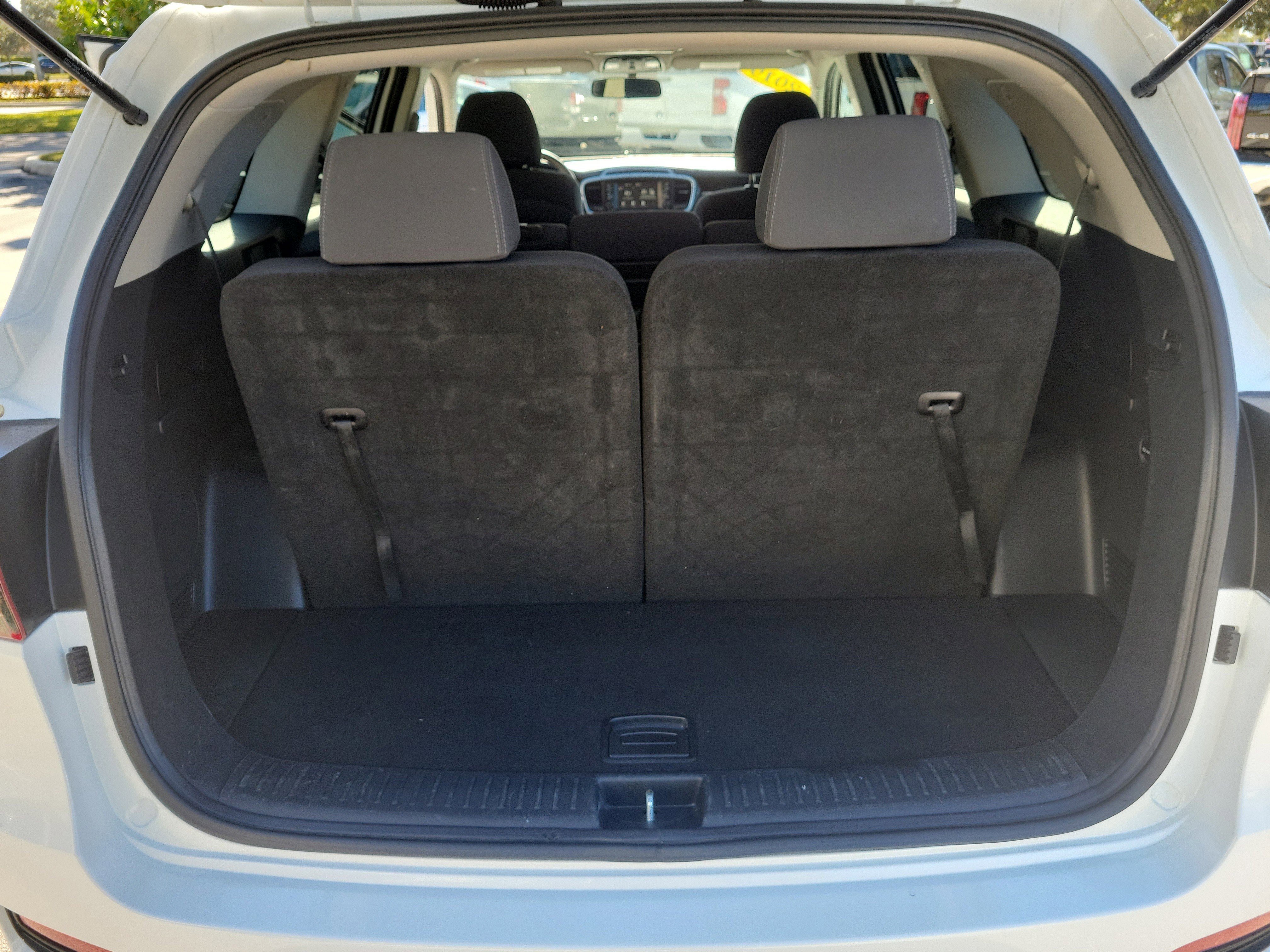 Used 2019 Kia Sorento LX image 10