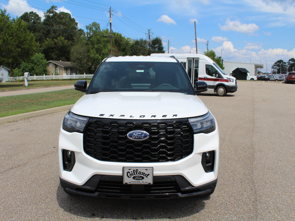 New 2026 Ford Explorer ST-Line w/ ST-Line Street Pack RWD image 3