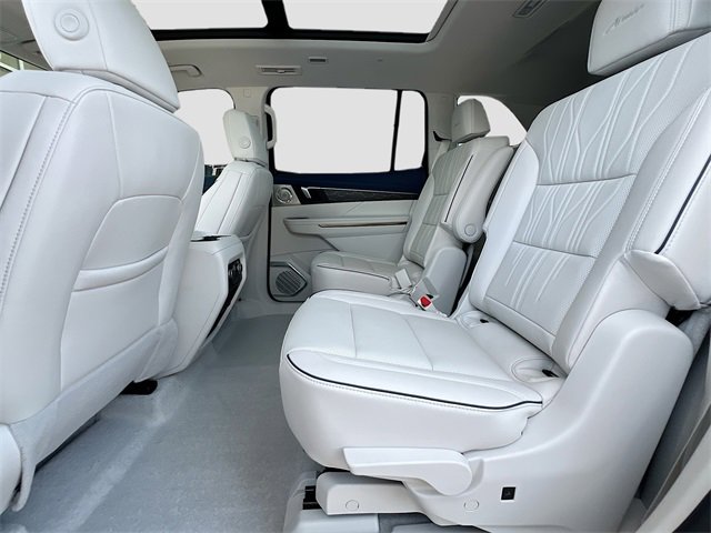 New 2025 Buick Enclave Avenir w/ Super Cruise Package image 17