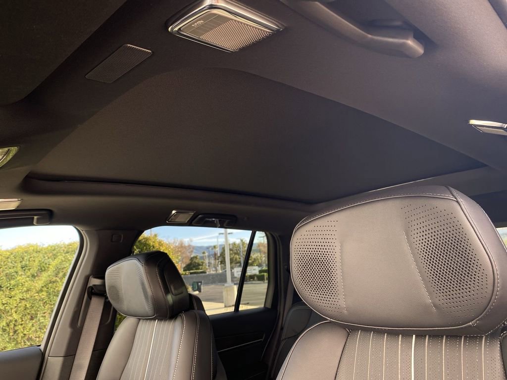 New 2026 Cadillac Vistiq Sport w/ LPO, Premium Carpet Package image 18