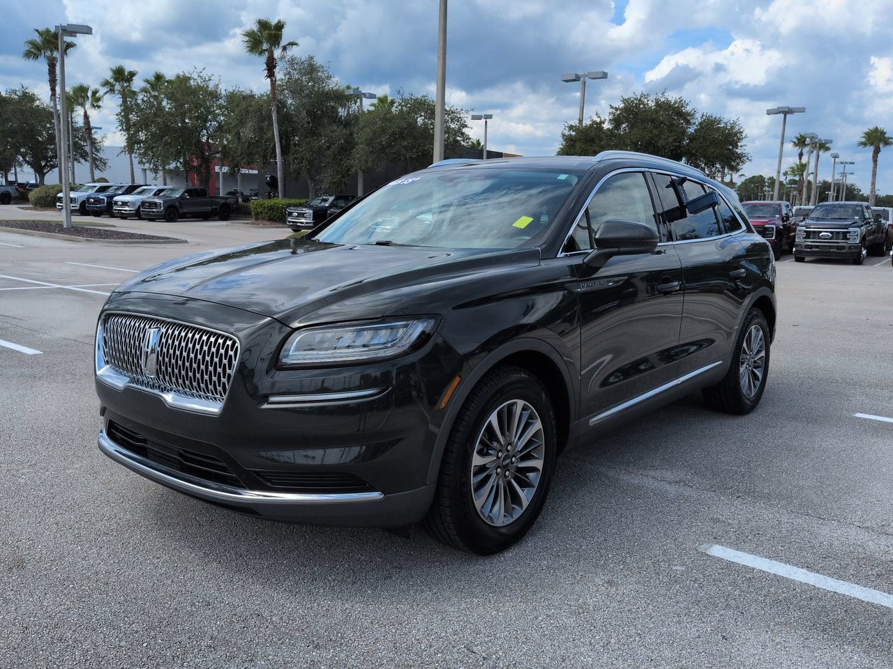 Used 2022 Lincoln Nautilus FWD w/ Premium Package image 8