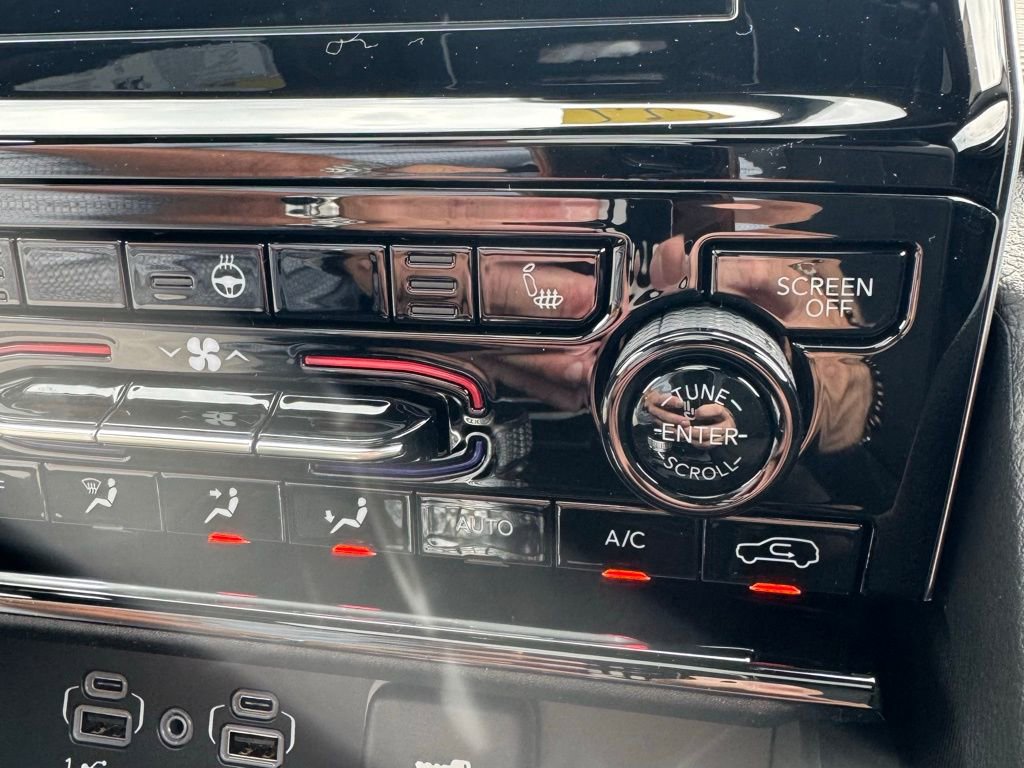 New 2025 Jeep Grand Cherokee Altitude image 23