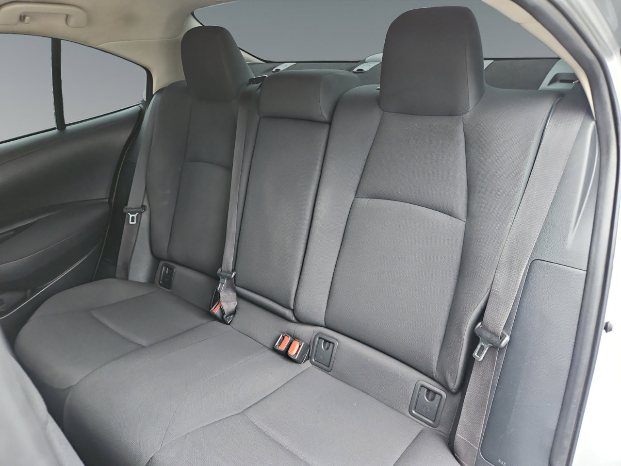 Used 2021 Toyota Corolla LE image 13