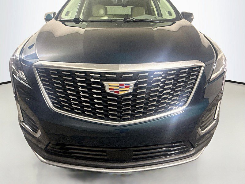 Used 2025 Cadillac XT5 Premium Luxury w/ Technology Package AWD/4WD image 2