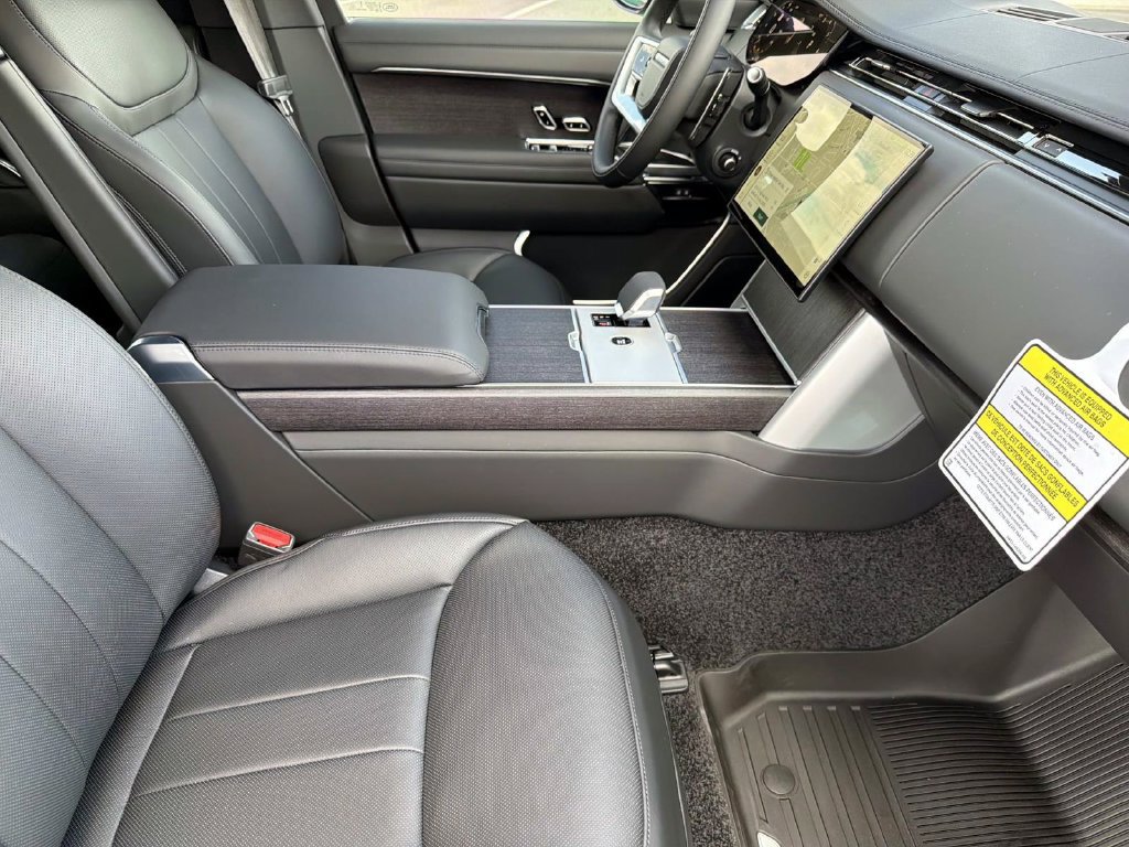 New 2026 Land Rover Range Rover Long Wheelbase SE AWD/4WD image 10