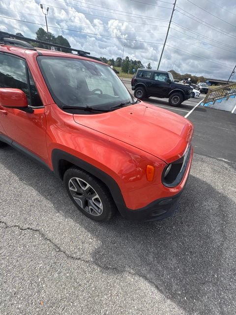 Used 2016 Jeep Renegade Latitude FWD image 12